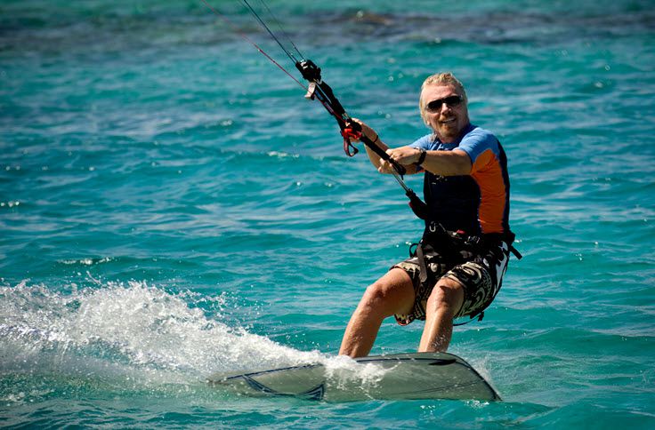 Richard Branson kiteboarding